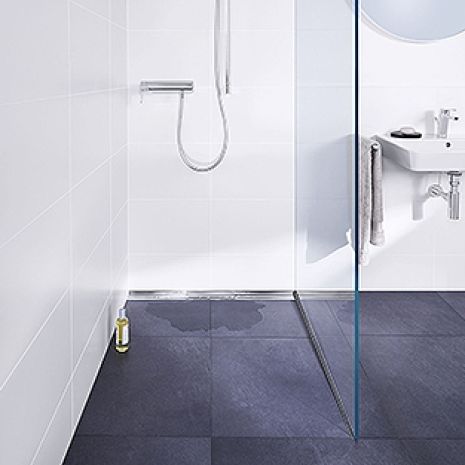 Lignes modernes et nettoyage facile : Dallmer présente les caniveaux de douche « Pure »